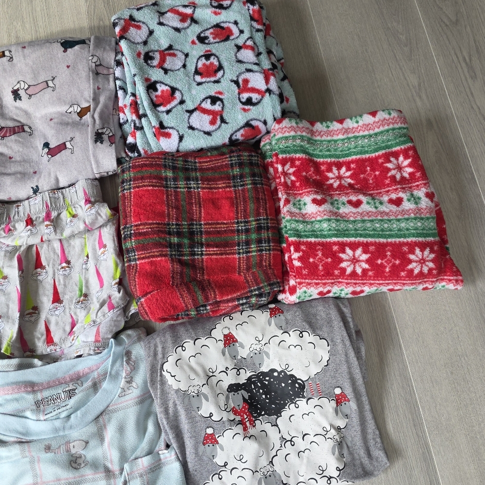 Comfy Holiday Pajama Set - Picture 4 of 8
